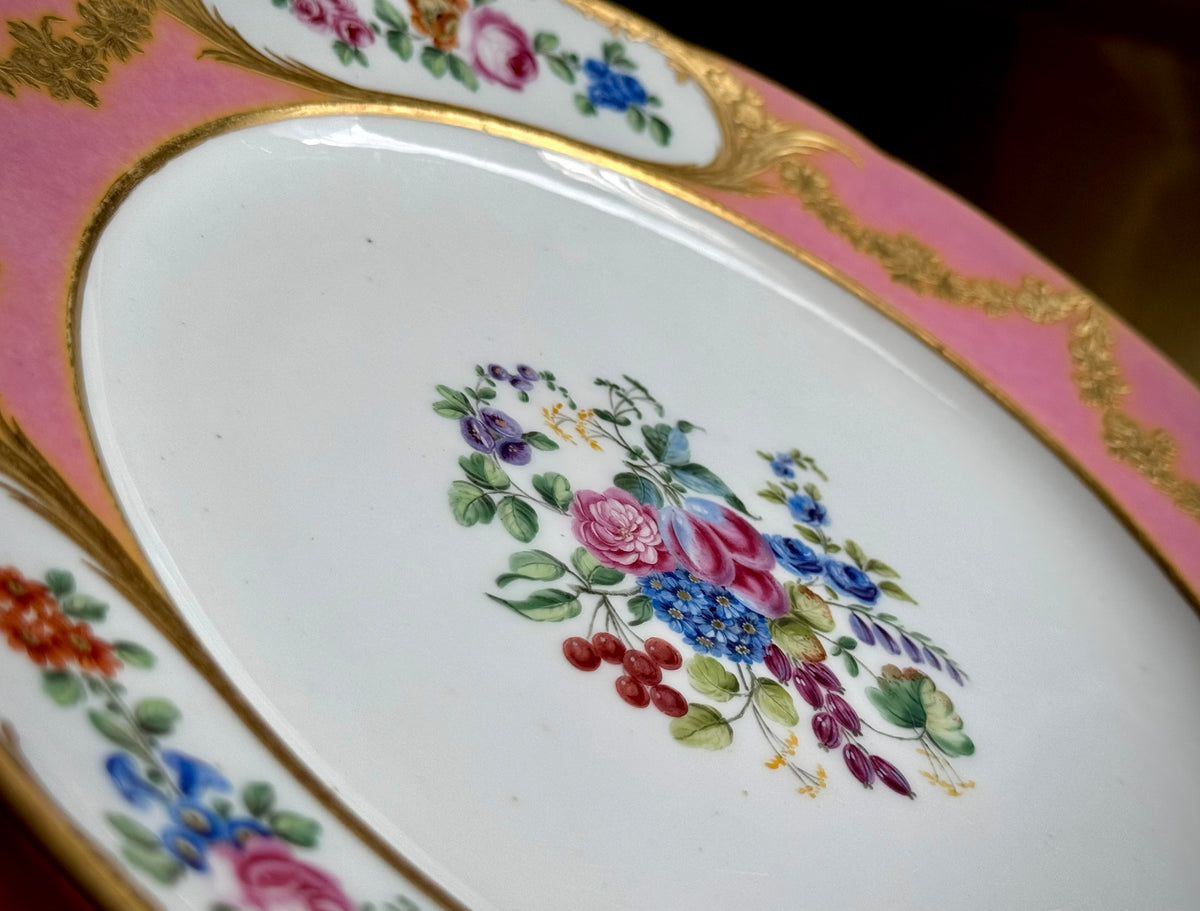SÈVRES セーヴル｜ピンク地 花束文 金彩皿｜c.1774–1775