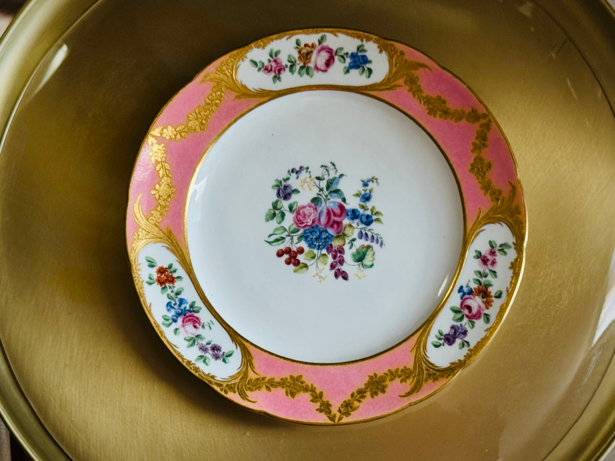 SÈVRES セーヴル｜ピンク地 花束文 金彩皿｜c.1774–1775